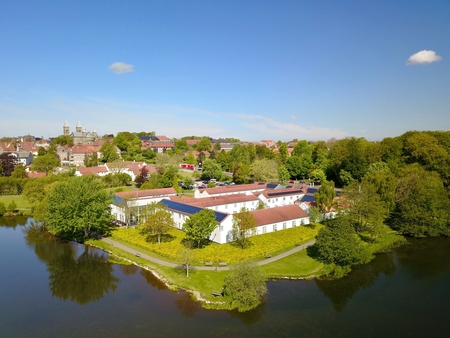 Golf Hotel Viborg med smuk beliggenhed lige op ad søerne i Viborg